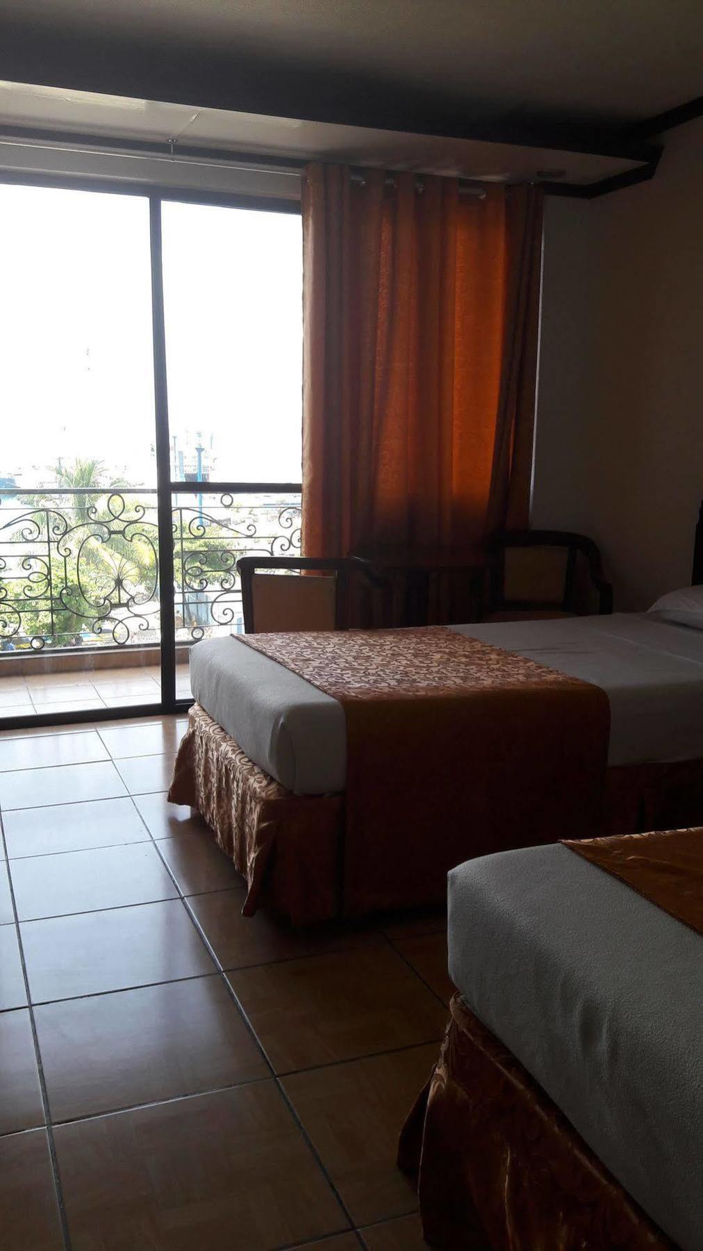 Don Felipe Hotel Ormoc Exterior photo