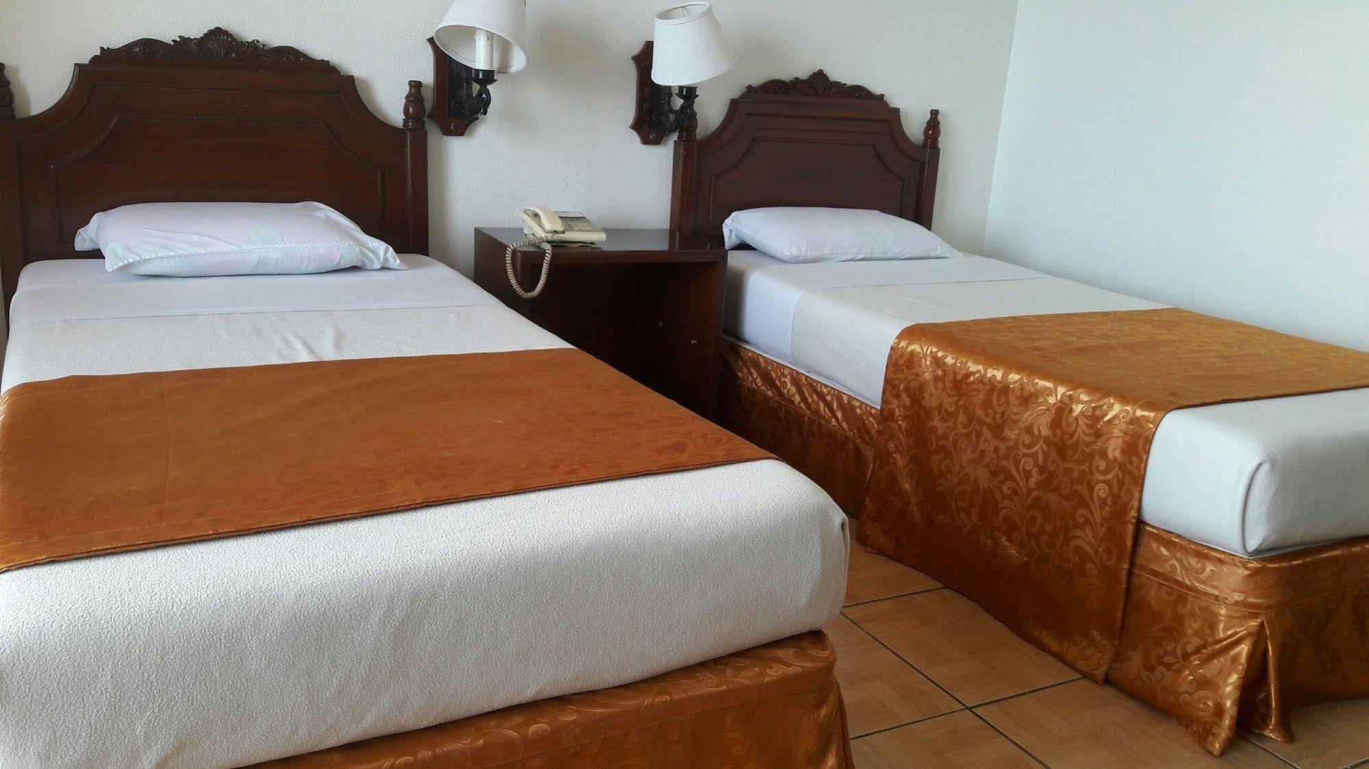 Don Felipe Hotel Ormoc Exterior photo